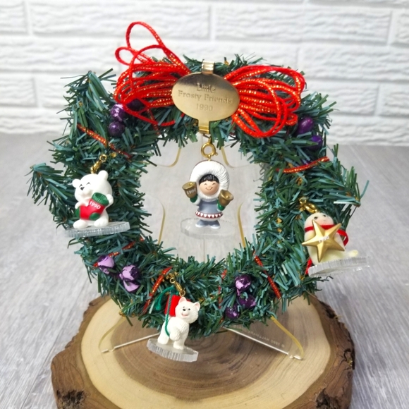Hallmark Other - Hallmark Frosty Friends wreath